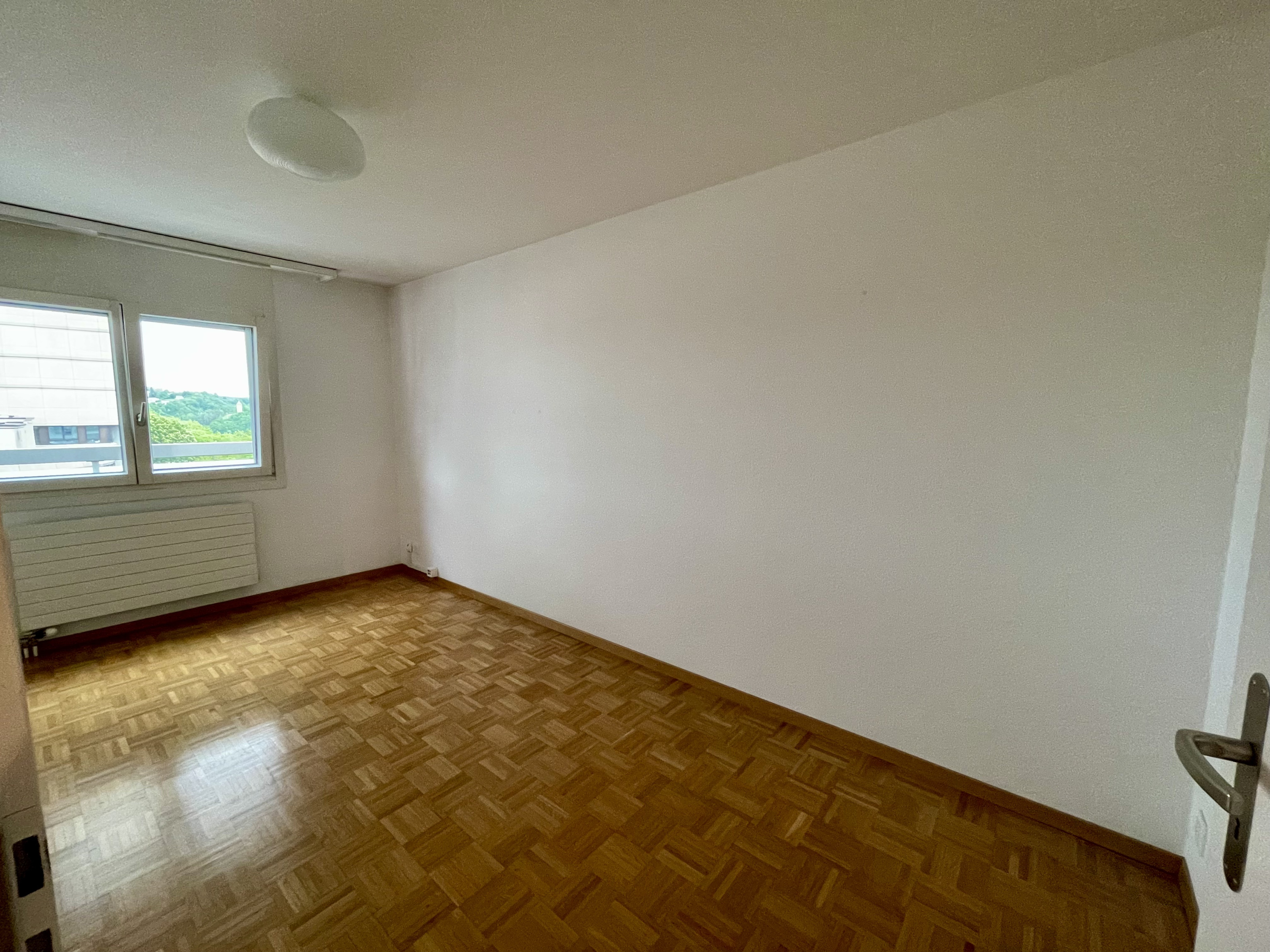 Image Espace &agrave; louer, disponible de suite